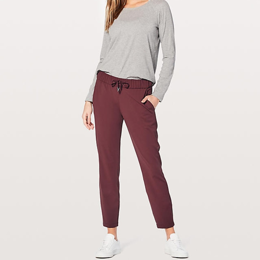 Lululemon On the Fly Pant in color Redwood